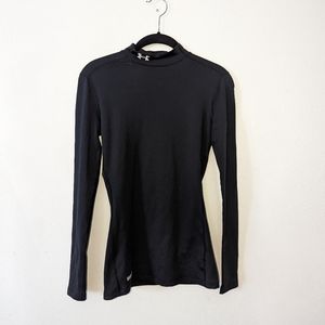 Under armour size small EUC fitted cold gear top black